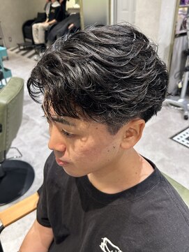 ゼスト リル 新宿(ZEST lill) フェザーパーマ　フェザーショート　メンズパーマ　新宿