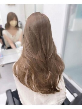 アディション 新宿(ADITION) 大人かわいいミルクティーカラーハイライトレイヤーカット[新宿]