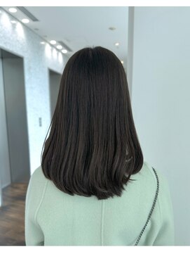 ザック ヴィ(ZACC  vie) 7トーン / ピスタチオグレージュ/ ローレイヤーミディアム