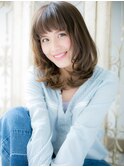 mod's姪浜ぱっつん前髪ミルクティーアッシュ大人巻き毛先パーマi