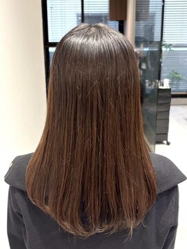 ファルベ(Farbe) 黒髪/オリーブグレー/小顔/ココアベージュ