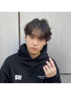 ネオリーブウリ 二子玉川店(Neolive uri) ブルーブラックフェザーパーマサーフカールセンターパート