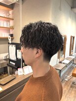 ハロ 蕨(HALO)&nbsp;メンズセンターパートツイスパ【阿部佑香】