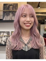 グッドフェローズ キタホリエ(GoodFellas kitahorie)&nbsp;レイヤーカットで魅せるハイトーンピンクブリーチデザインカラー