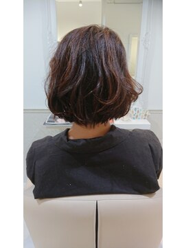 アーモ(Amo) エアリーボブ