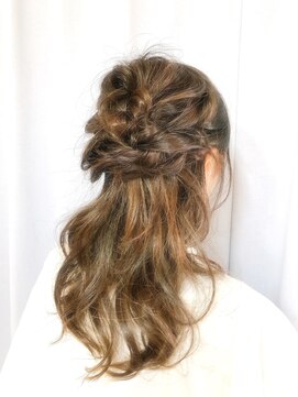 レマンドラムール(les mains de l'amour) ハーフアップ