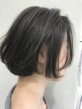 アヴァンス 神戸元町店(AVANCE.) ショートボブ グレイシルバー