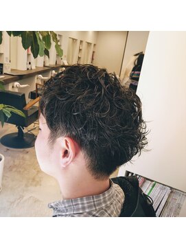 リアン バイ トルシュ ヘアワークス(Riant by TORChe hair works) エッジパーマ