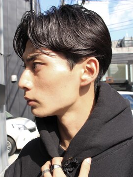 ロイ 南青山 表参道(ROI) メンズニュアンスパーマセンターパート黒髪スパイラルパーマ