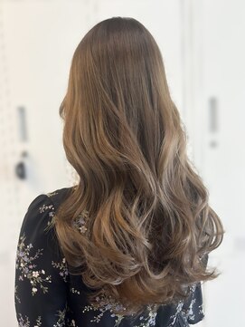 アリュウル 表参道(ALLURE) 明るめミルクティーカラー×レイヤーカット　佐藤