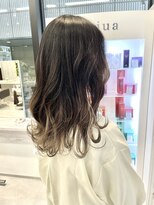 ネイロ 日本橋(NeiRo)&nbsp;小顔ショートボブハイライトカラー大人ショートカット白髪ぼかし