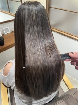 ユニ 四日市(uni)の写真/大人女性から圧倒的支持。髪質改善サロンが自信を持って勧める『ハリウッドトリートメント』で髪質改善！