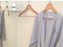 ミュージアム(MUSEUM)の雰囲気（大切なお洋服を汚さないためにガウンに着替えて頂いております）