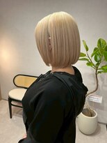 ニア 栄(nia)&nbsp;大人シアーベージュミニウルフボブミディアムレイヤー