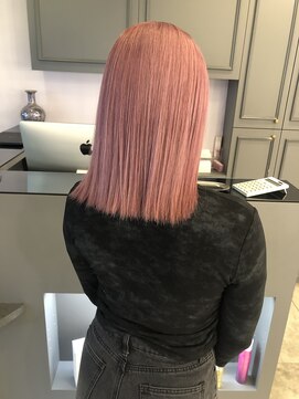 ノエ 心斎橋(Noe) コーラルピンク☆ 小顔に見せるヘア/髪質改善