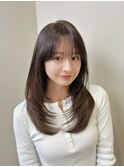 胸上ロングレイヤースタイル透明感グレージュ