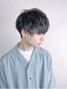 ジゼル(gisele) (石川)束感刈り上げマッシュ