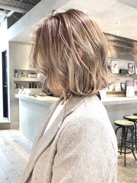 アイティー バイ アルバム 中野店(IT by ALBUM) シアベージュボブ_ウェーブパーマフォギーベージュ_ba290693