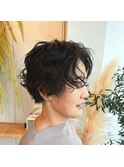 センターパートのカールパーマスタイル