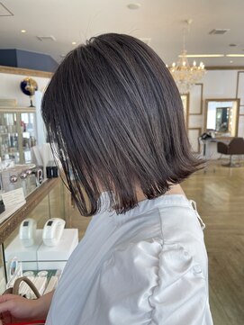 コワファースト 大分(COIFF1RST) ぱつっとボブにグレージュカラー