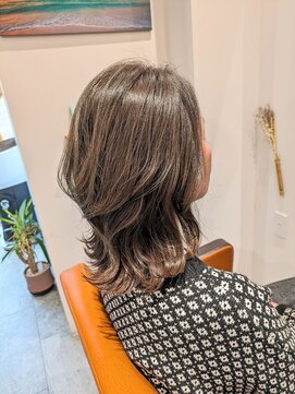 レインボー(Rainbow) くびれ巻き×外ハネミディアム☆