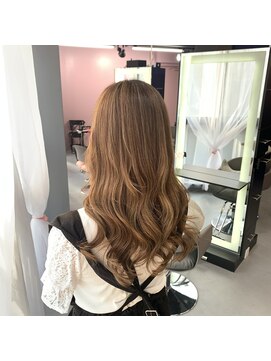 クク 那覇国際通り(CUCU) 国際通り店/レイヤーカット/ハイトーン/韓国風カラー