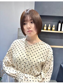 バートランド 白楽(Bertland) 島田/顔まわりレイヤーボブ シアーベージュ 20代30代 大人ボブ