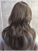 ヘーゼルベージュ　ブリーチなし　レイヤーカット　海外風