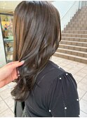 大人のレイヤーロングスタイル落ち着きのあるブラウンカラー