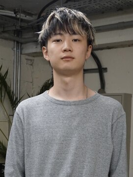 ノラ シブヤ(NORA) メンズデザインカラーブリーチメンズショートテーパーフェード