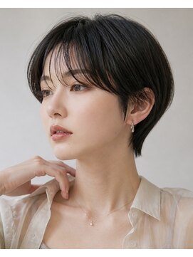サーカス バイ ビュートリアム 青山(CIRCUS by BEAUTRIUM) シースルーバング大人ショート×タイトショート｜小顔カット