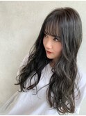 光に透けるナチュラルグレージュ