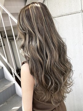 ヘアサロンM 新宿 デザインカラー/厚めバング/ローライト/スリークボブ