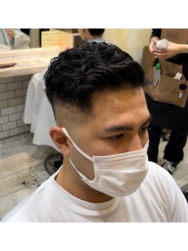 グルーマーズトウキョウ(GROOMER/S TOKYO) ハイスキンフェードショート [スキンフェード サイドパート】