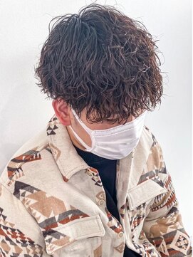 ウェイビーエフティフィフス 横浜西口(WAVEY ft.fifth) 波巻きスパイラルメンズセンターパート前下がりツイストパーマ