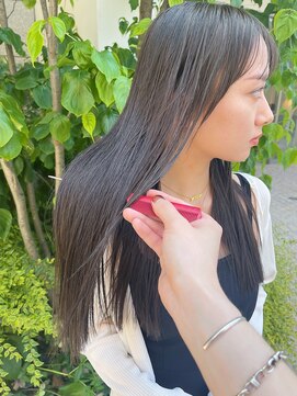 ジゼル(GiseL) BLEACH無しの透け感オリーブグレージュ/髪質改善/縮毛矯正