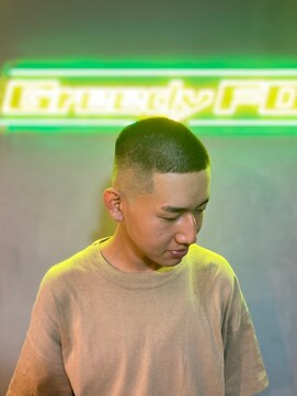 グリーディーフォックス 代々木(Greedy FOX) 韓国マッシュ/センタ-パ-ト/ツイストスパイラル/スキンフェード