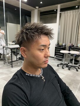 イーラ(era) ホワイトメッシュジェット短髪刈り上げツーブロック