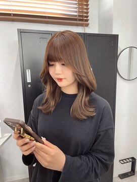 アット(at...) 韓国ヘア×ミルクティーベージュ