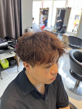 アイズ 海老名(AIZU) ツイストスパイラルパーマ　アップバング　刈り上げマッシュ