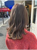 大人美人くびれヘアアッシュベージュヘルシースタイル