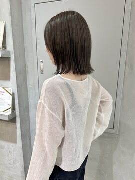 ヨーク(YOKE) YOKE 切りっぱなしボブ外ハネボブ大人ボブアッシュグレージュ