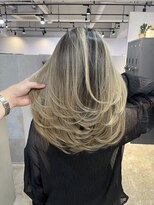 メリー オオサカ(Merly Osaka)&nbsp;海外風レイヤー×バレイヤージュ