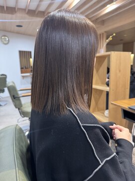 キキ(KIKI) ロングボブ