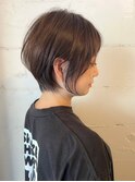キュッと首に沿う大人ショート