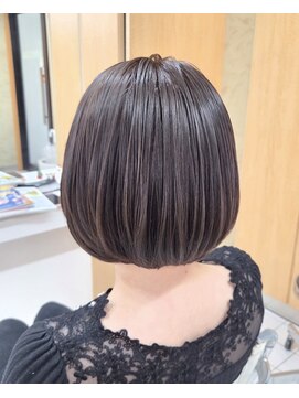 前下がりボブ/アッシュグレージュ