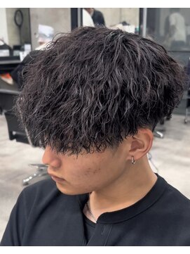 イーラ アメ村店(era) ツイストスパイラル　ツイストスパイラル眉カットメンズパーマ
