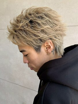 メンズサロンオー 宮崎(Men's salon O.) ブリーチ ダブルカラー フェザーパーマ メンズショート ブロンド