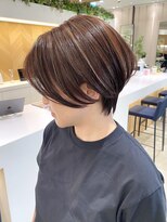 ステア ケース(stair case)&nbsp;大人ショート/ショートボブ/白髪ぼかしハイライト/銀座/武蔵小杉