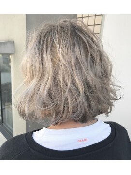 ジーナ(XENA) パールホワイトグラデーション